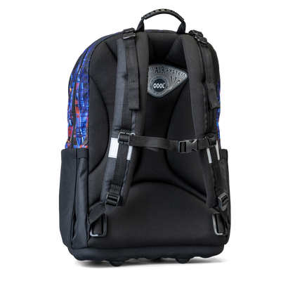 An orthopaedic school bag back view with a padded COOL Air System panel, adjustable straps and sternum clip.