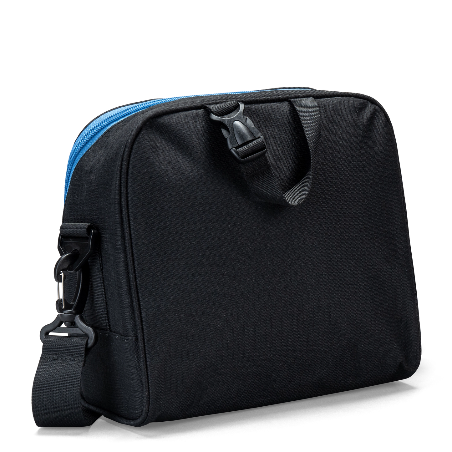 The carry handle on a black Totem lunch bag with a blue zip.