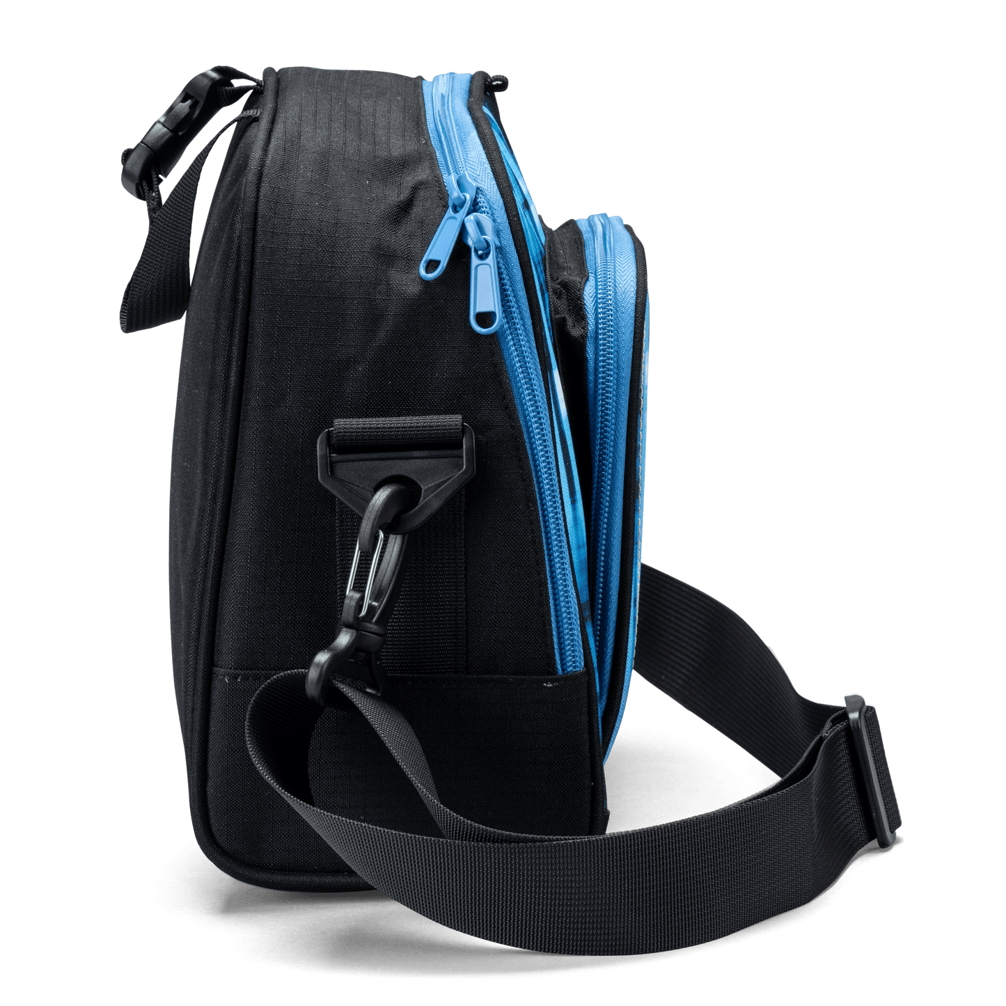 The side profile of a black Totem lunch bag with blue zip detailing and a detachable shoulder-strap clip.